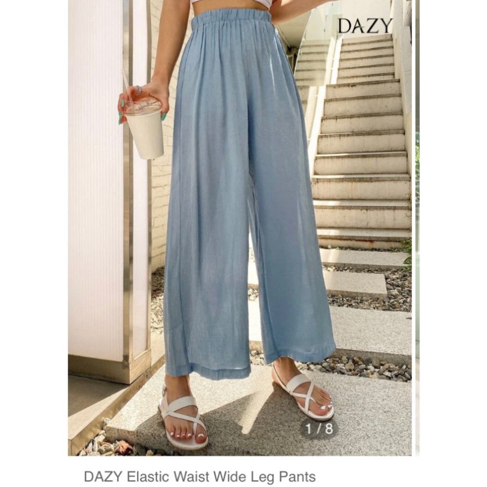 NWOT Wide leg elastic waist pants.